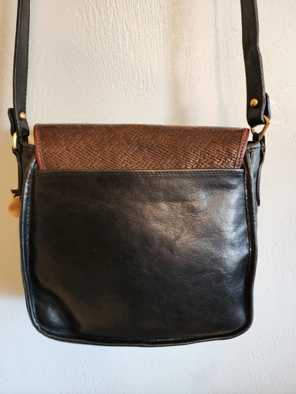 Vintage Brahmin Black Leather Crossbody with Brown Woven Flap